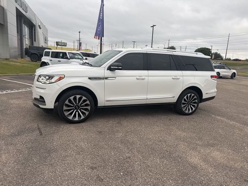 Used 2024 Lincoln Navigator L Reserve AWD/4WD image 7