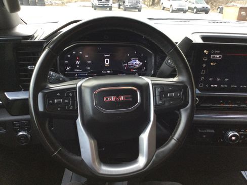Used 2024 GMC Sierra 1500 SLT w/ X31 Off-Road Package image 15