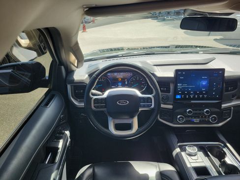 Used 2022 Ford Expedition Max XLT RWD image 7
