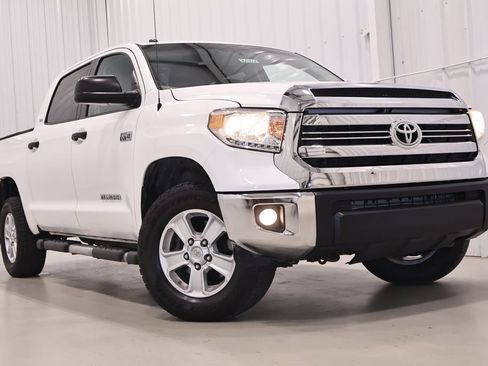 Used 2016 Toyota Tundra SR5 w/ SR5 Upgrade Package AWD/4WD image 36