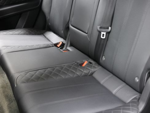 Used 2018 Bentley Bentayga AWD/4WD image 63