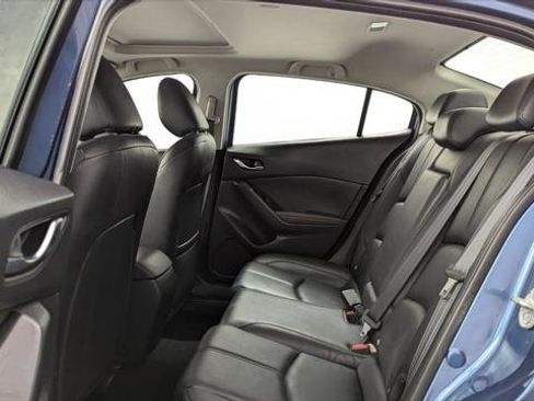 Used 2017 MAZDA MAZDA3 Touring w/ Popular Equipment Package image 17