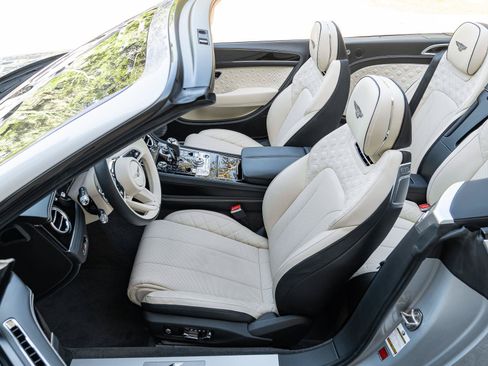 Used 2023 Bentley Continental GT Mulliner AWD/4WD image 33