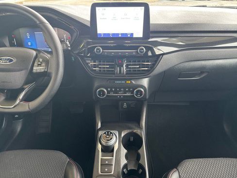 Used 2025 Ford Escape ST-Line image 9