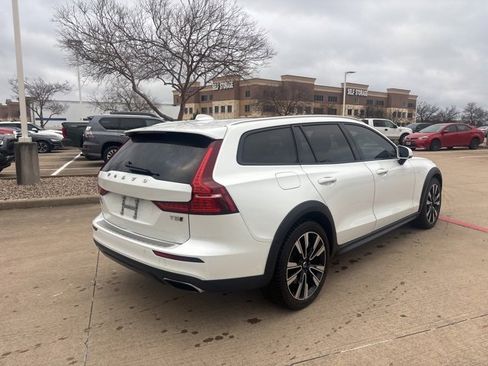 Used 2021 Volvo V60 T5 Cross Country w/ Climate Package image 5