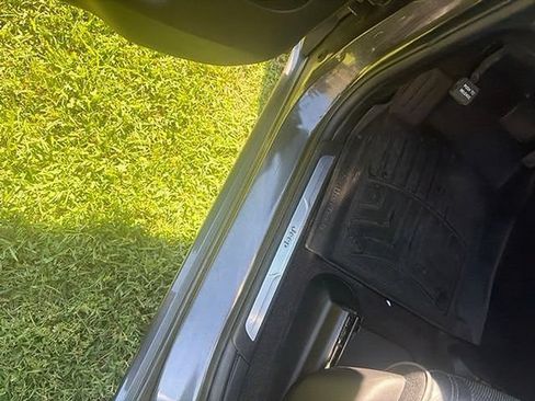 Used 2019 Jeep Grand Cherokee Overland AWD/4WD image 15