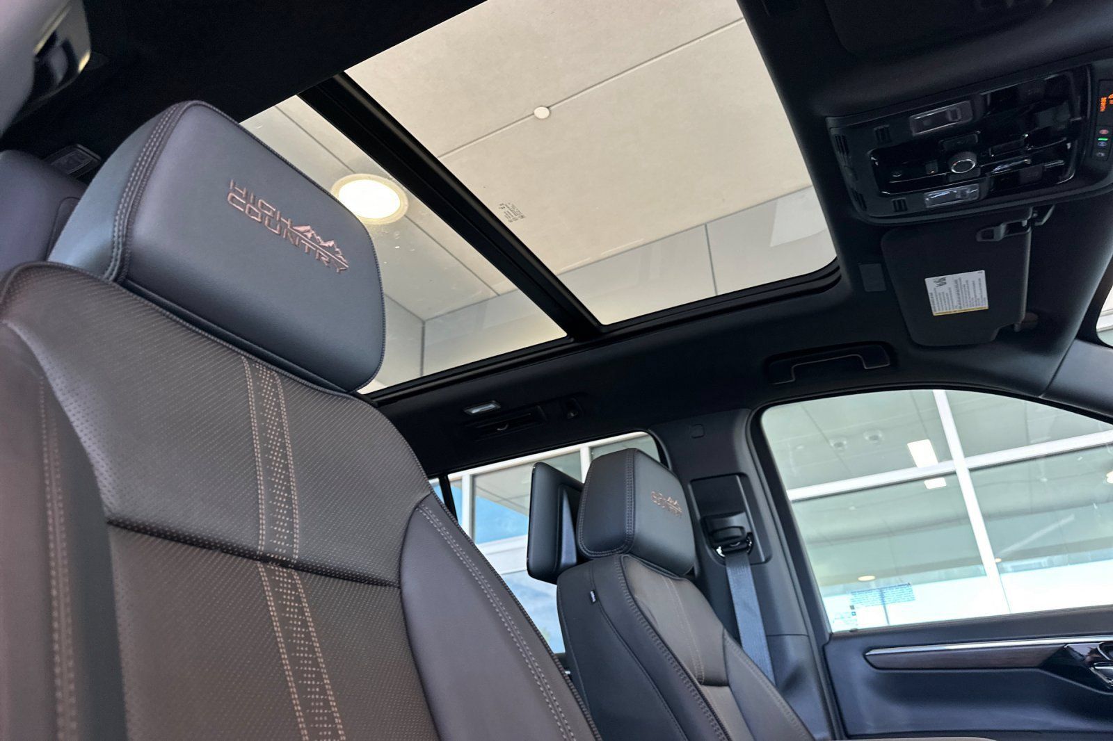 New 2026 Chevrolet Tahoe High Country AWD/4WD image 19