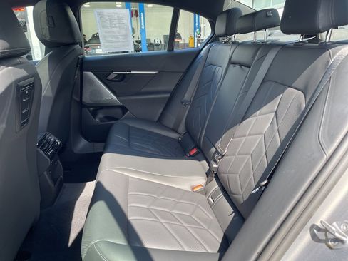 Used 2024 BMW i5 eDrive40i w/ Premium Package image 28