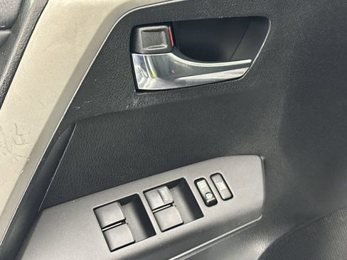 Used 2016 Toyota RAV4 XLE FWD image 13