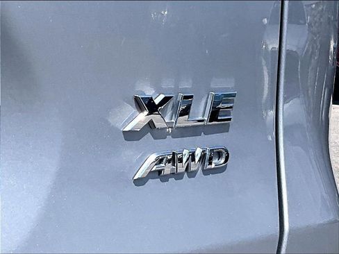 Used 2025 Toyota RAV4 XLE AWD/4WD image 29