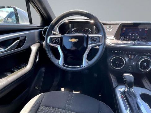 Used 2022 Chevrolet Blazer LT FWD image 5
