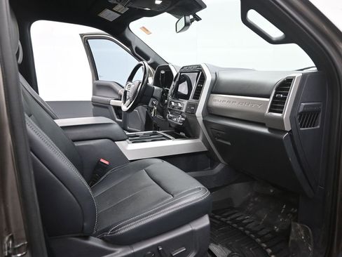 Certified 2022 Ford F250 Lariat w/ Tremor Off-Road Package image 24