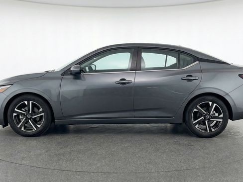 Used 2025 Nissan Sentra SV image 5