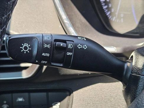Used 2019 Hyundai Santa Fe SEL FWD image 15