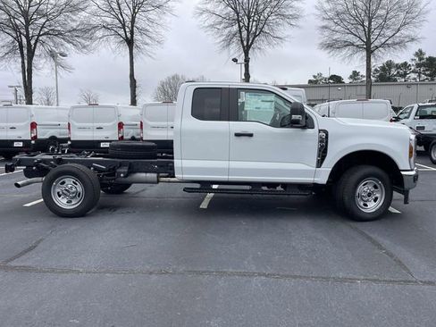 New 2026 Ford F350 XL w/ XL Chrome Package AWD/4WD image 2