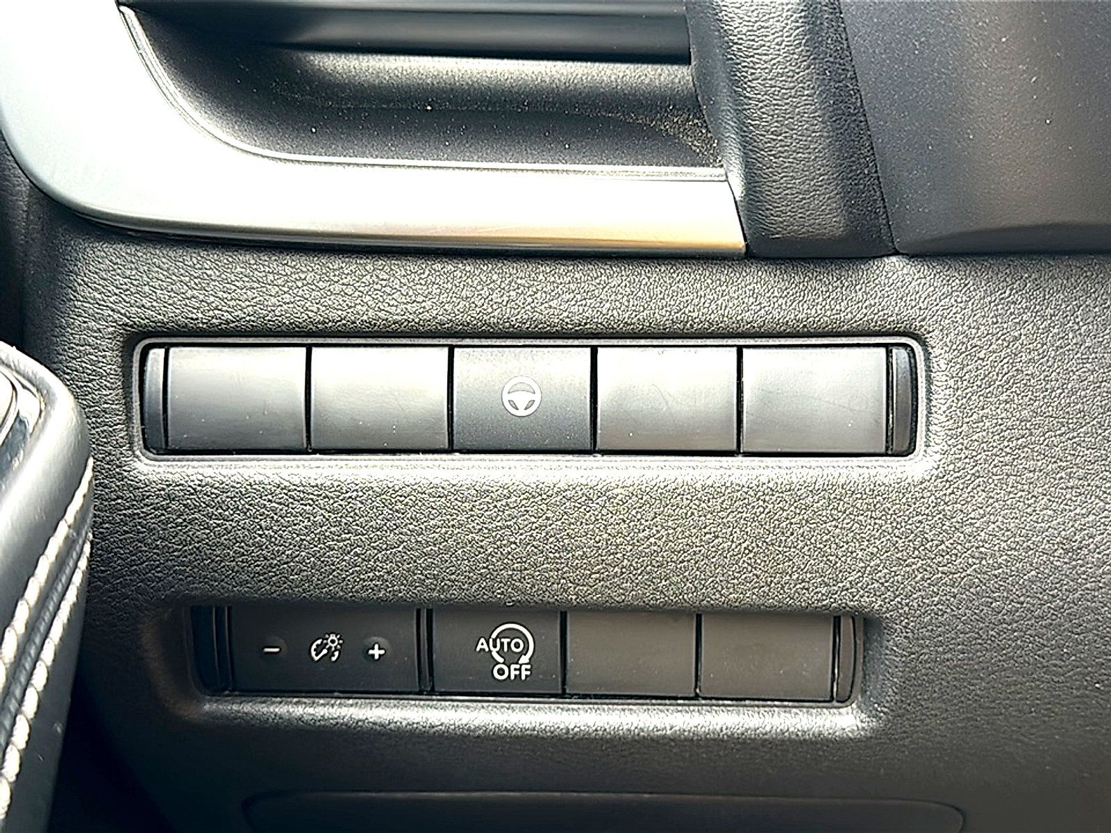Used 2023 Nissan Rogue SV FWD image 35