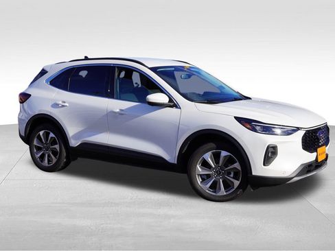 Certified 2025 Ford Escape Platinum w/ Premium Technology Package image 2