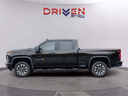 Used 2021 Chevrolet Silverado 2500 LTZ w/ Carhartt Edition image 2