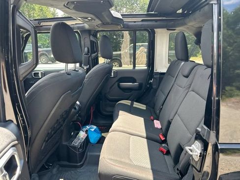 Used 2020 Jeep Wrangler Unlimited Rubicon AWD/4WD image 17