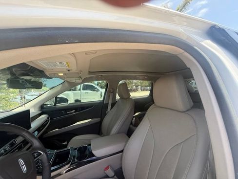 Used 2022 Lincoln Nautilus Reserve FWD image 7
