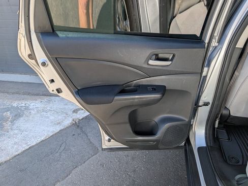 Used 2016 Honda CR-V LX image 25