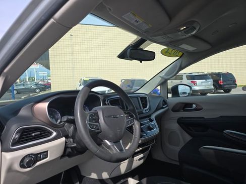 Used 2024 Chrysler Voyager LX FWD image 11