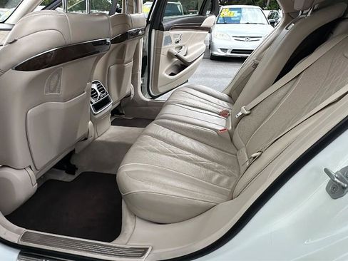 Used 2017 Mercedes-Benz S 550 Sedan image 21