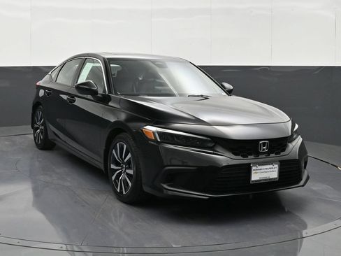 Used 2024 Honda Civic EX-L image 7
