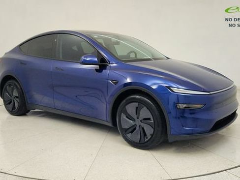 Used 2026 Tesla Model Y 2WD image 1