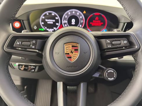 Used 2026 Porsche Cayenne image 24