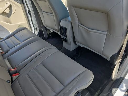 Used 2017 Ford Escape Titanium image 11