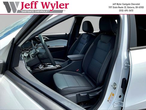 New 2026 Chevrolet Trax LT w/ Driver Confidence Package FWD image 16