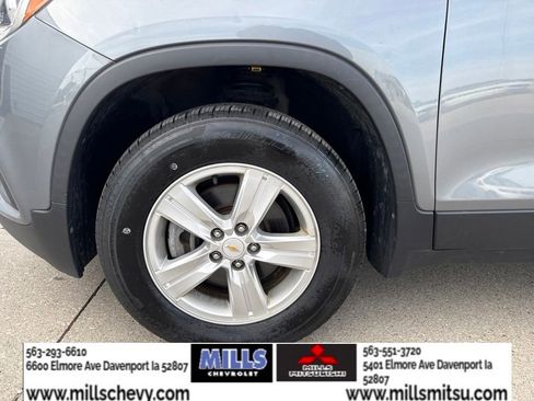 Used 2019 Chevrolet Trax LT w/ LT Convenience Package AWD/4WD image 22