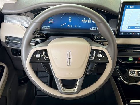 Used 2023 Lincoln Corsair FWD image 4