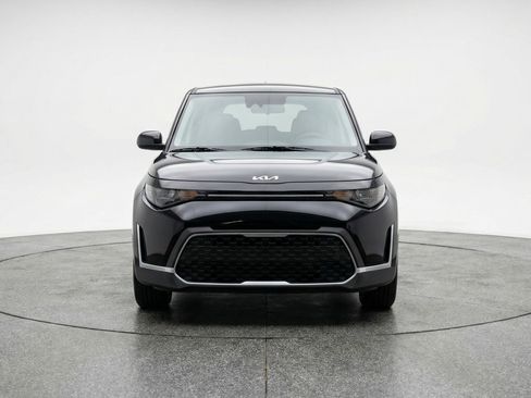 Used 2025 Kia Soul LX w/ LX Technology Package FWD image 2