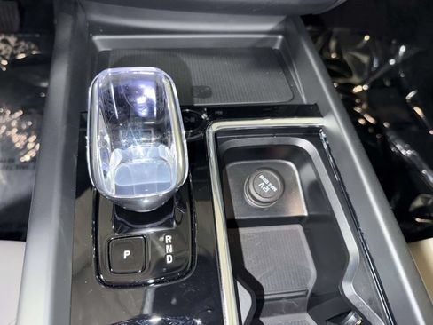 Used 2026 Volvo XC60 B5 Plus w/ Protection Package Premier AWD/4WD image 24