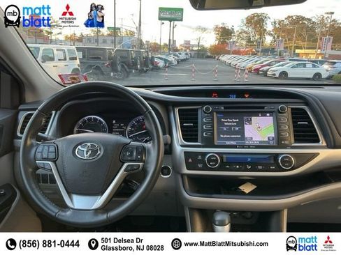 Used 2019 Toyota Highlander XLE image 10