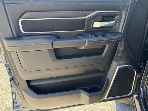 New 2026 RAM 2500 Laramie AWD/4WD image 21