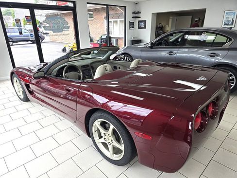 Used 2003 Chevrolet Corvette Convertible w/ Preferred Equipment Group1 RWD image 4