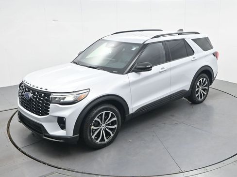 New 2026 Ford Explorer ST-Line image 23
