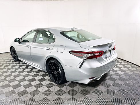 Used 2023 Toyota Camry XSE FWD image 5