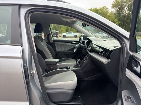 Used 2024 Volkswagen Taos S FWD image 13