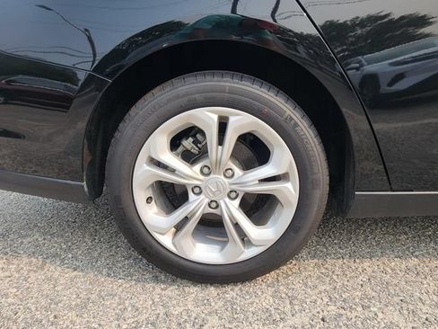 Used 2025 Honda Accord LX image 8