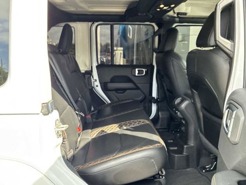 Used 2022 Jeep Wrangler Unlimited Sahara image 27