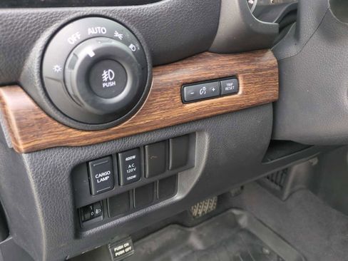 Used 2022 Nissan Titan Platinum Reserve w/ Moonroof Package image 36