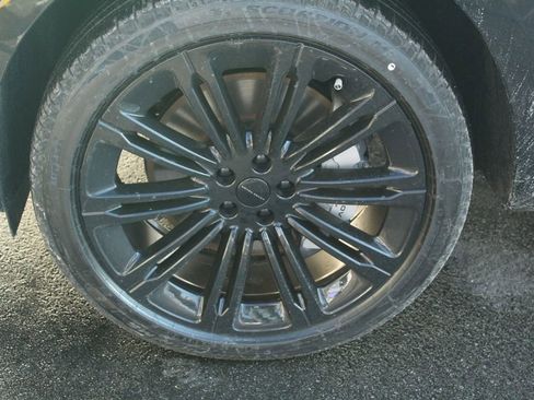 New 2026 Land Rover Range Rover Long Wheelbase SE AWD/4WD image 9