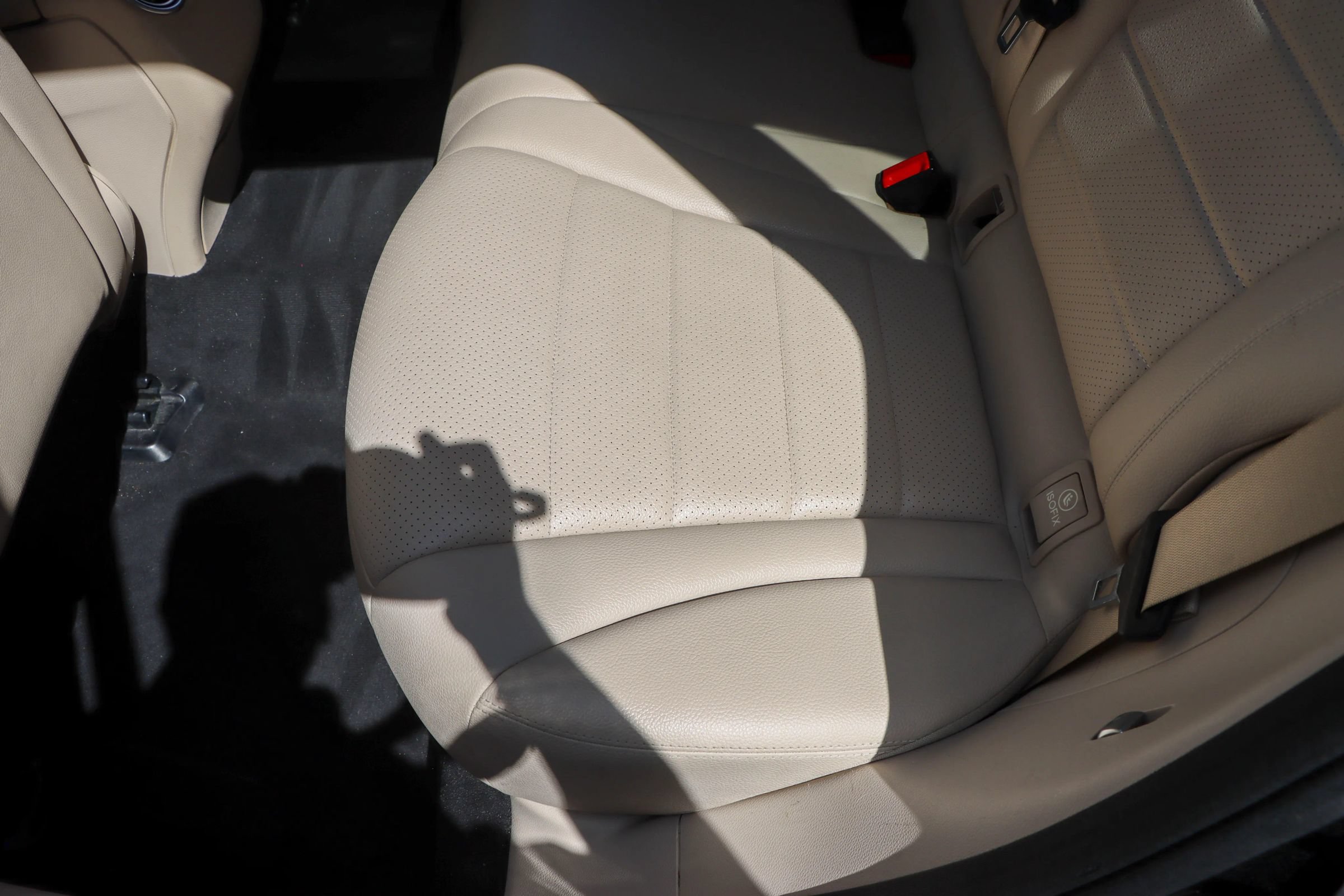 Used 2018 Mercedes-Benz GLC 300 4MATIC w/ Multimedia Package image 18
