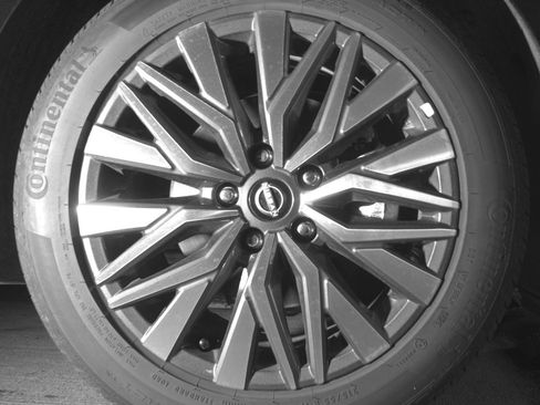 Used 2025 Nissan Altima 2.5 SV image 13