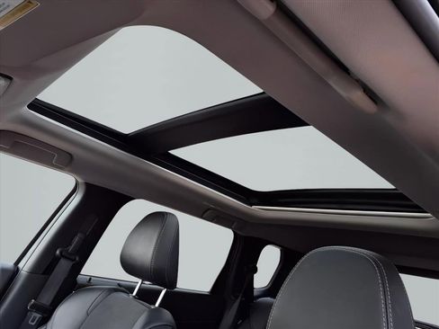 Used 2024 Mitsubishi Outlander SE 4WD image 6