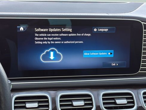 Used 2026 Mercedes-Benz GLS 580 4MATIC image 35